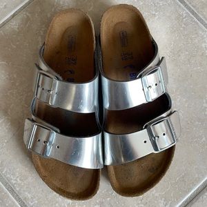 Birkenstock Arizona size 37 shiny silver sandals
